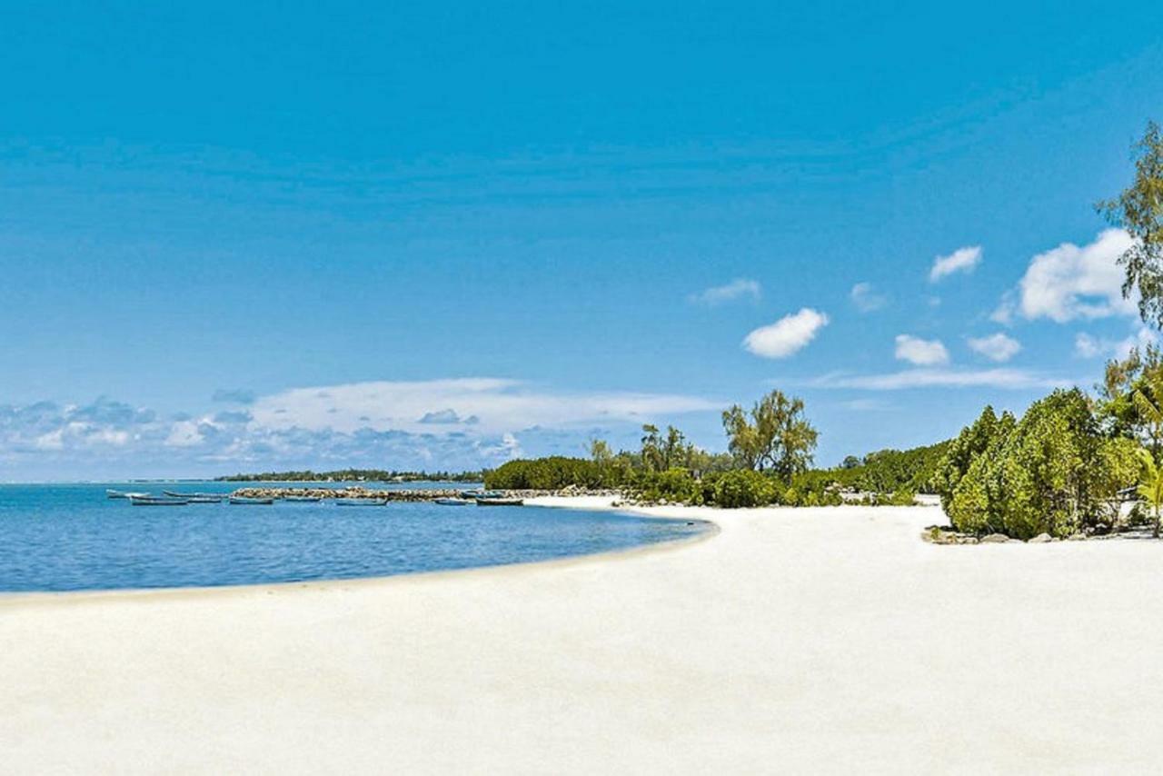 Azuri Resort -Sea View & Golf Luxury Apartment Roches Noires Bagian luar foto