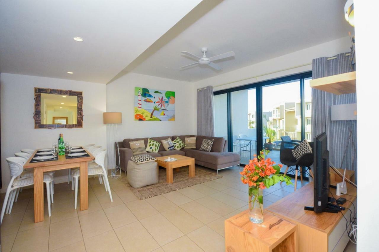 Azuri Resort -Sea View & Golf Luxury Apartment Roches Noires Bagian luar foto